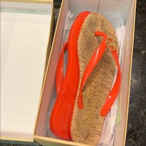 MICHAEL KORS FLIP FLOPS